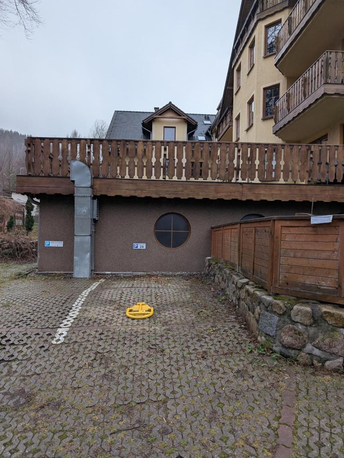 24 Apartmán